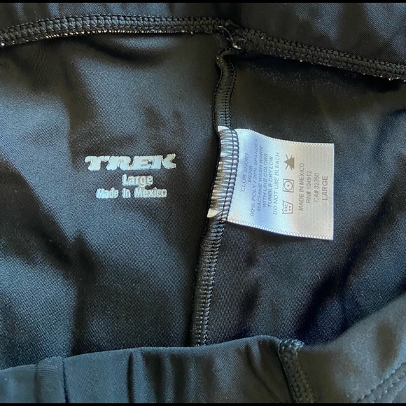Men’s Trek Bike Shorts - size large - Picture 2 of 3